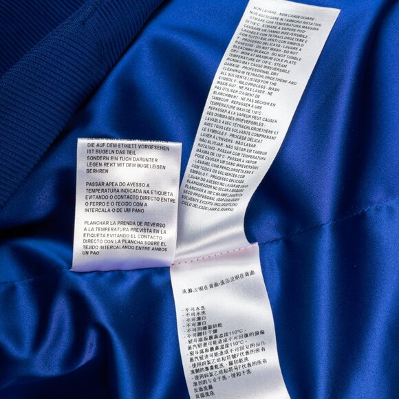 Giorgio Armani Cobalt-Blue Ribbed-Knit Blazer - Picture 10 of 11